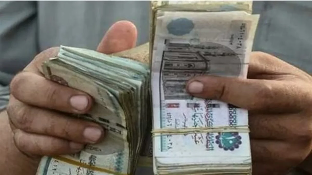 صرف معاشات فبراير.. المحافظ الإلكترونية وماكينات ATM توفر طرقاً جديدة لاستلام مستحقاتك